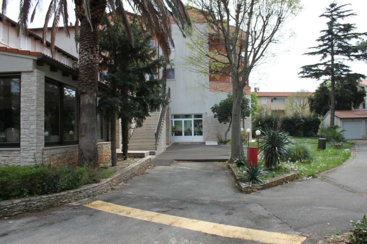 Hotel Minerva Medulin Exterior foto